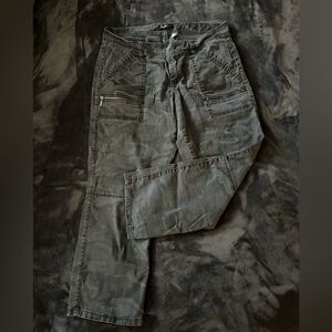 Stylish Women's Camouflage Capris